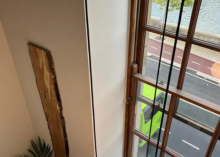 On The River Liffey - Centre * דבלין